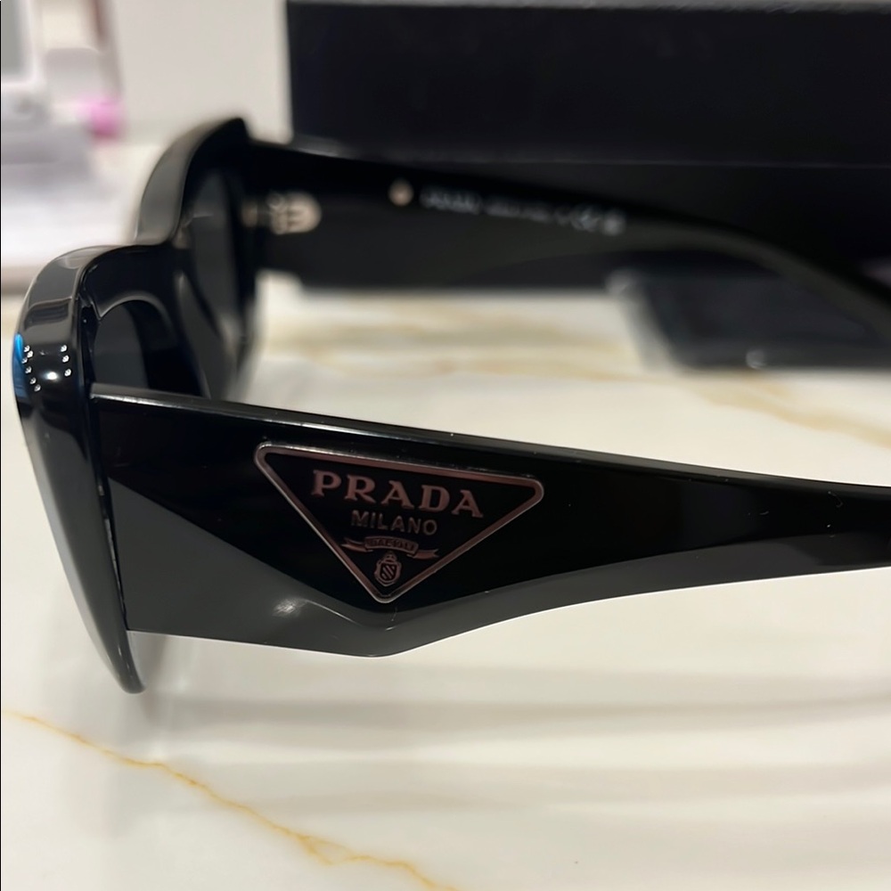 Prada Black Women's Sunglasses PR13Z - Brand New - Picture 5 of 10